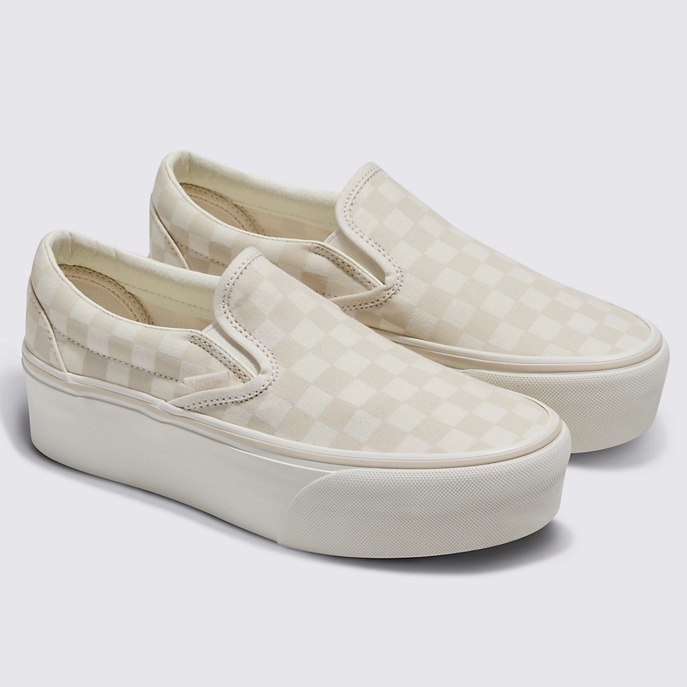 NWB Women’s Van platform checkered size 7